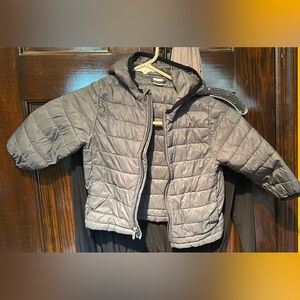 Kids lightweight jacket with hood.